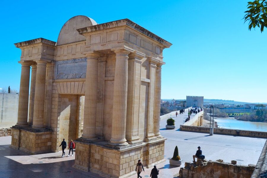 Cordoba: 2.5-Hour Guided Jewish Quarter and Alcazar Tour - Where the tour really begins: Puerta del Perdón and Calleja de la Hoguera