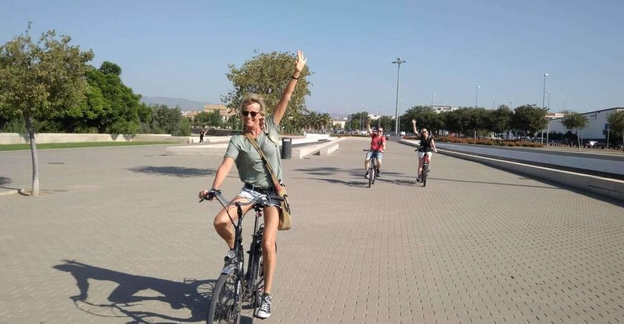 Córdoba Daily Highlights Bike Tour - Corredera Square to the Jewish Quarter: The Core Route That Makes Sense