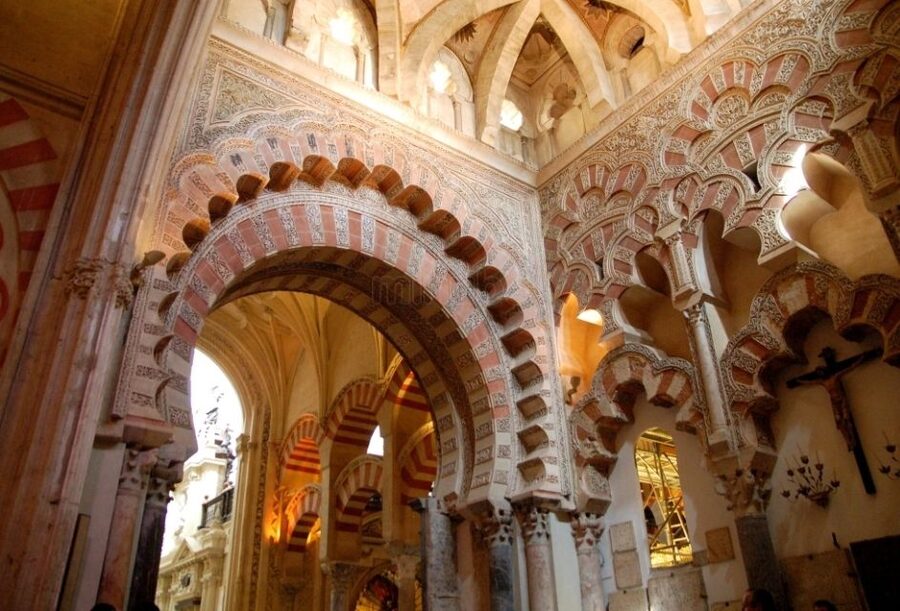 Cordoba: Early Bird Private Tour of the Mosque-Cathedral - Tickets, photos, and staying longer (the Sunday exception)