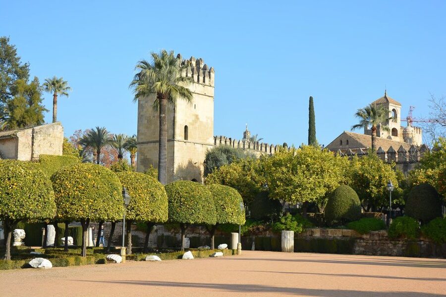 Cordóba: Gardens & Fortress of Catholic Monarchs Guided Tour - A palace-fortress built on older layers in Cordóba