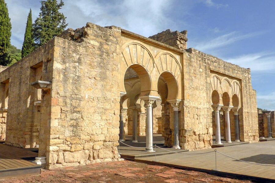 Córdoba: Guided Tour of Azahara Medina - Guide quality is the real deciding factor here