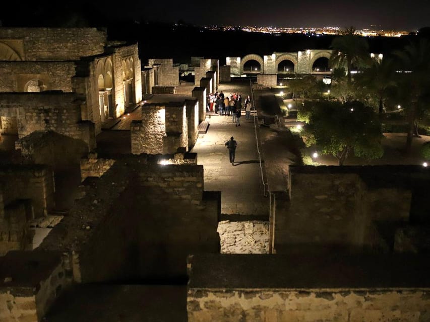 Cordoba: Guided Tour of Medina Azahara at Night - Starting at the ruins: how the walk is structured
