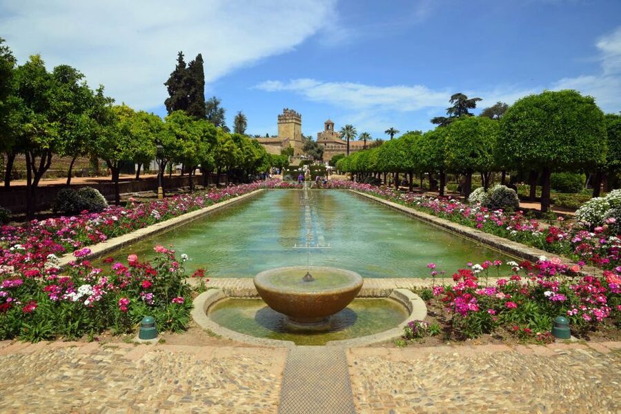 Córdoba Guided Tour of the Mosque, Jewish Quarter & Alcazar - The Mosque–Cathedral: how to make the Mezquita make sense