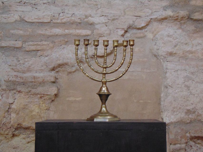 Cordoba: Jewish Quarter and Mosque 2–Hour Tour - Inside the Mosque-Cathedral: From Abderramán I to 1523