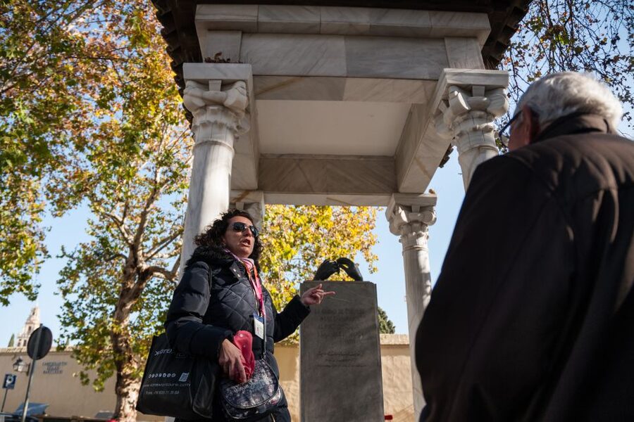 Cordoba: Jewish Quarter and Mosque-Cathedral Guided Tour - First Steps in Cordoba’s Old Core: where to meet and how to start