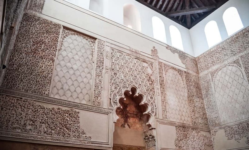 Córdoba: Jewish Quarter, Mosque, and Alcázar Tour - Alcázar of the Christian Kings: Gardens at the End, Stairs in the Middle