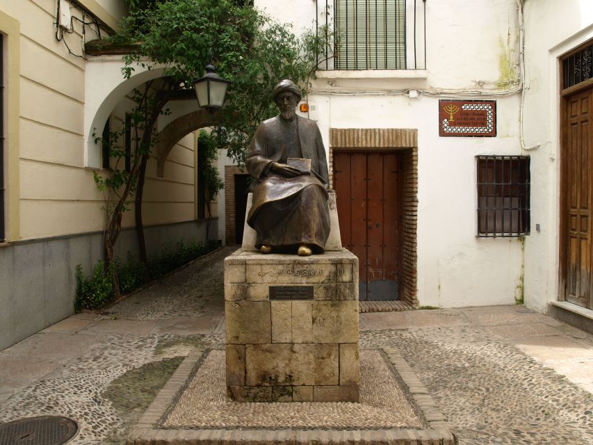 Cordoba: Jewish Quarter Walking Tour - Photographing the craftsmen souk (bazaar) in real-world light