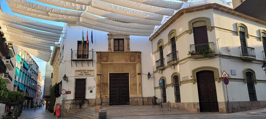 Córdoba Mid-Morning Walk - Small Groups, Native English. - Calleja de las Flores: short stop, big payoff photos