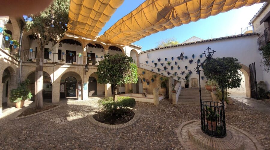 Córdoba Mid-Morning Walk - Small Groups, Native English. - Mosque-Cathedral photo stop: a teaser, not the full experience