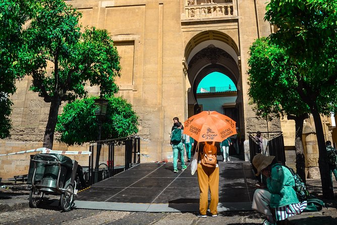 Cordoba Mosque Guided Tour - Crowds and audio headsets: how to protect your enjoyment