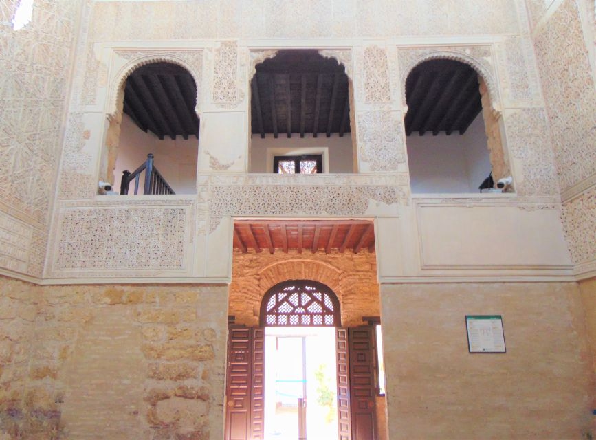 Córdoba Mosque, Jewish Quarter and Alcázar 3-Hour Tour - The guide is the product: who you may be with and what to look for
