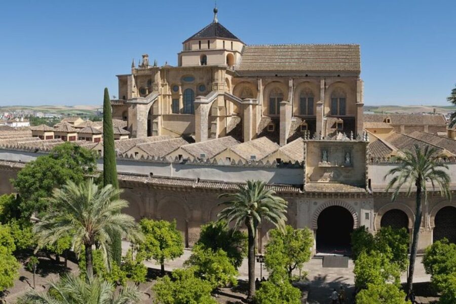 Córdoba: Private Mosque-Cathedral and City Tour - Duration and pacing: 2.5 hours is plenty, if you plan your expectations