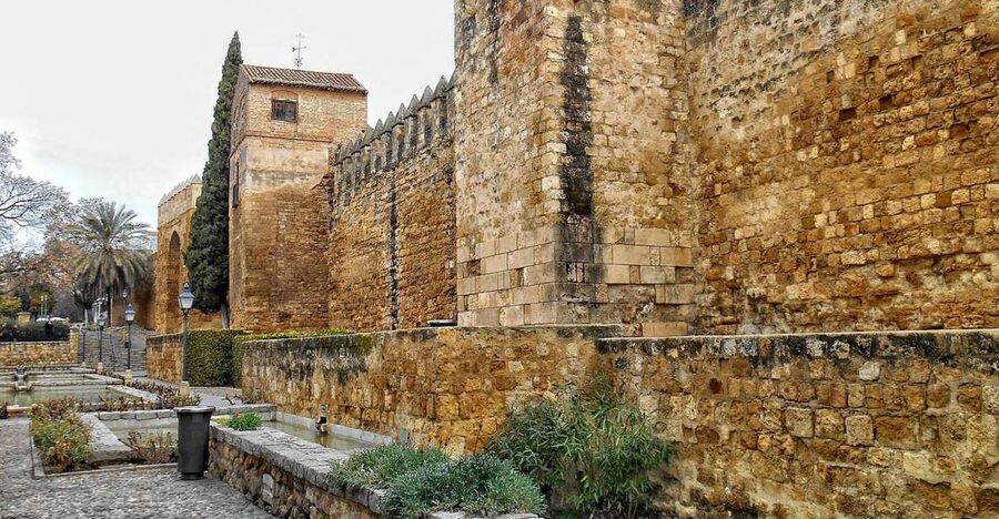 Córdoba: Private Walking Tour - Jewish Quarter, Axerquía, and the city’s layered street life
