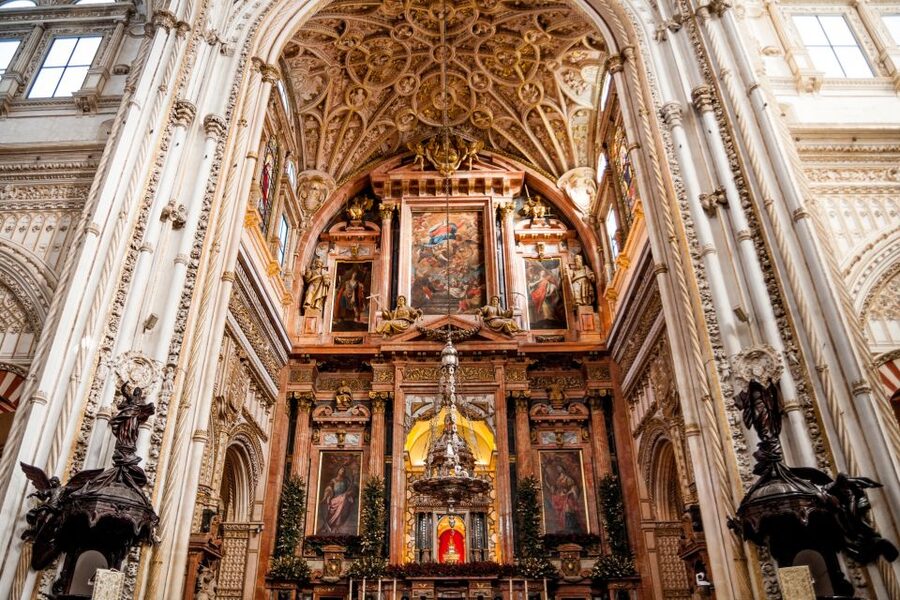 Córdoba: Skip-the-Line Great Mosque-Cathedral History Tour - The Cathedral That Was Built Inside: What “Christian Conquest” Means Visually