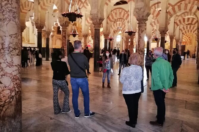 Cordoba tour Mosque-Cathedral & Jewish Quarter, max. 8 people - Why the guide quality makes or breaks this tour