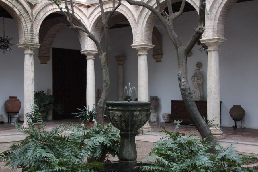 Córdoba: Viana Palace Gardens and Patios Entry Ticket - Palace interior: when it’s worth the extra onsite ticket