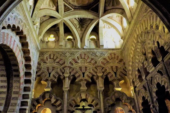 Guided tour: discover the 2 great monuments in Córdoba: Mezquita and Alcázar. - Time and Pace: About 2 Hours 15 Minutes