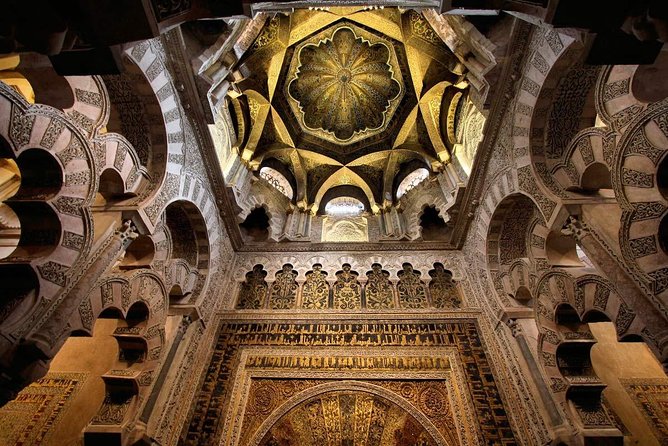 Guided tour of the Mosque-Cathedral in Private tickets included - Stop 1: Mezquita-Catedral de Córdoba—how the place tells its story
