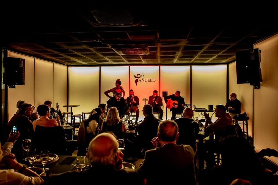 Live flamenco + tasting - Arriving at 15 San Felipe Street: getting set up fast in Córdoba