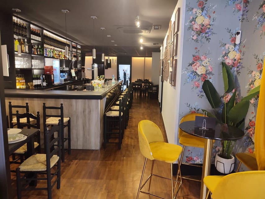Live flamenco + tasting - €25 ticket vs €50 flamenco + dinner tasting: what value looks like
