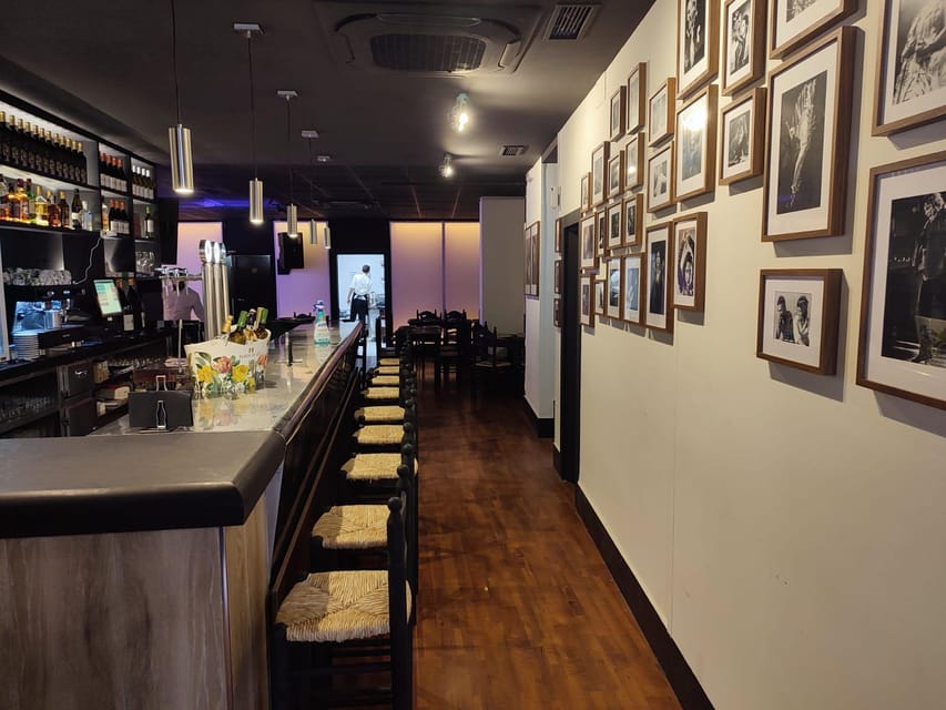 Live flamenco + tasting - Best time to go: using the 8:30 PM shows and December matinees