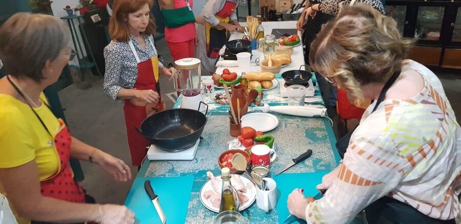 Local cooking class in Cordoba. Hands on: Salmorejo - The hands-on salmorejo workflow: what you’ll actually do