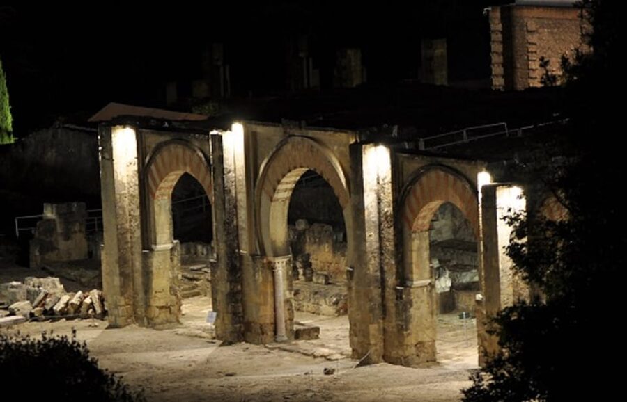 Medina Azahara Guided Tour at Night - Who should book this tour (and who might skip it)