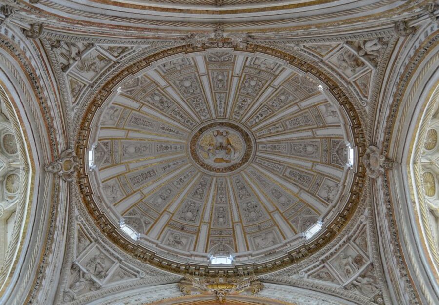 Mosque-Cathedral of Cordoba and Jewish Quarter Tour - Which guides you’re likely to get, and how that affects the tour