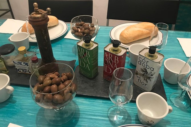 Olive Oil tasting breakfast & Tour in Cordoba - Plaza de la Corredera: why starting in the square matters