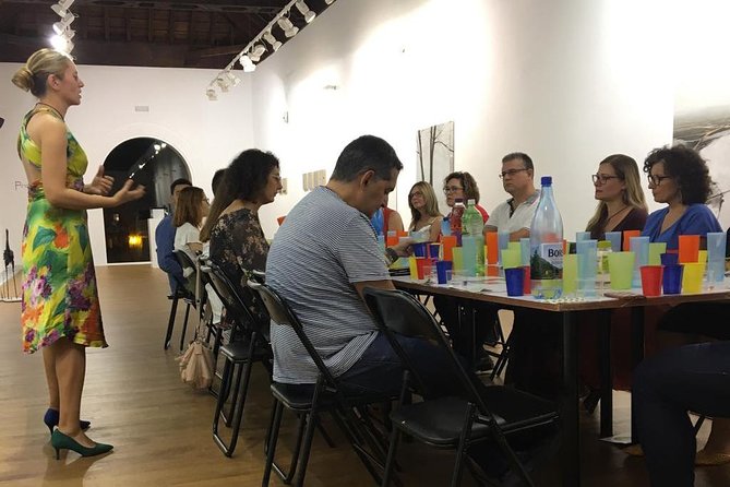 Olive Oil tasting breakfast & Tour in Cordoba - Inside the tasting room: olives first, then Arbequino-style learning