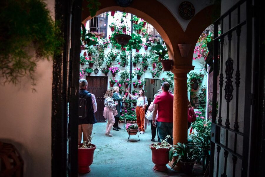 Patios of Cordoba Walking Tour - Meeting point details (and the May shift near the Roman Temple)