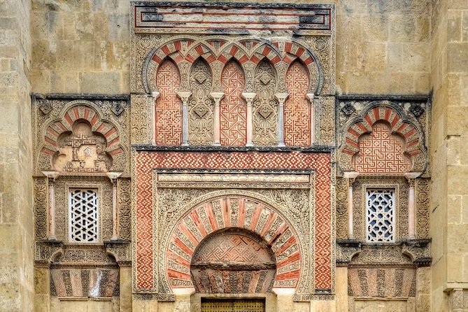 Private Full Day Tour of Cordoba & Medina Azahara with Hotel pick up & drop off - Alcázar de los Reyes Cristianos and the Roman bridge/temple pauses