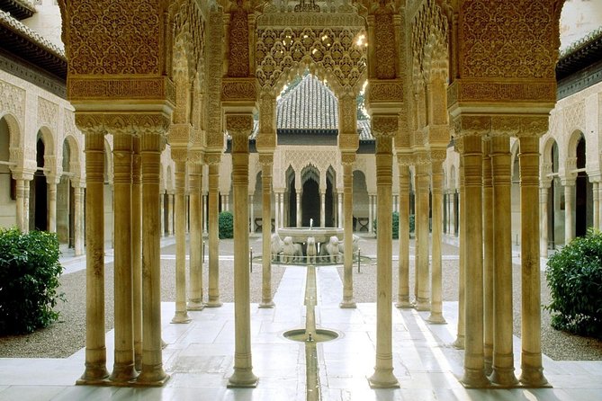 Private official tour guide for visit to Alhambra in Granada from Cordoba Hotel - Hotel pickup and luxury transport: more than comfort, it’s time savings