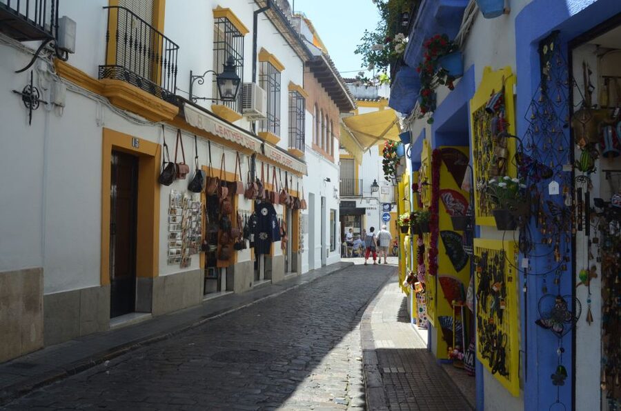 Private Tour of the Mosque-Cathedral and Jewish Quarter - Outside for a Breather: Transition to the Judería de Córdoba