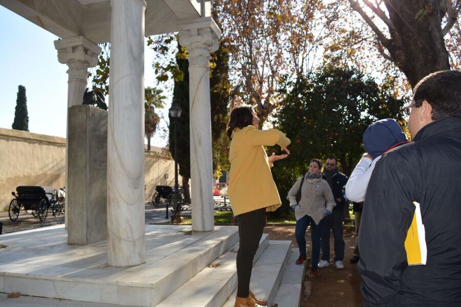 Private Tour of the Mosque-Cathedral and Jewish Quarter - Languages, Pace, and Group Size: How the Tour Fits Real Travel
