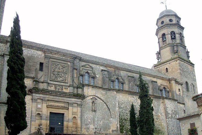 Úbeda and Baeza private tour in a day from Córdoba with tickets. - Baeza’s tapas-friendly free time, then Plaza del Populo’s dramatic highlights