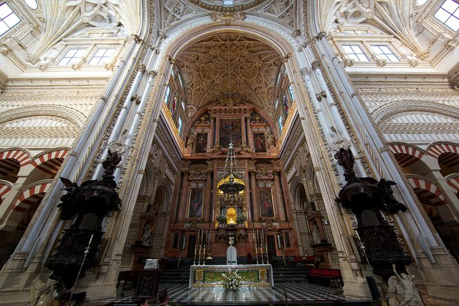 Visit in Spanish to the Cathedral Mosque. Does not include entrance ticket - Inside the Mosque-Cathedral: time-tunnel storytelling that makes the architecture make sense