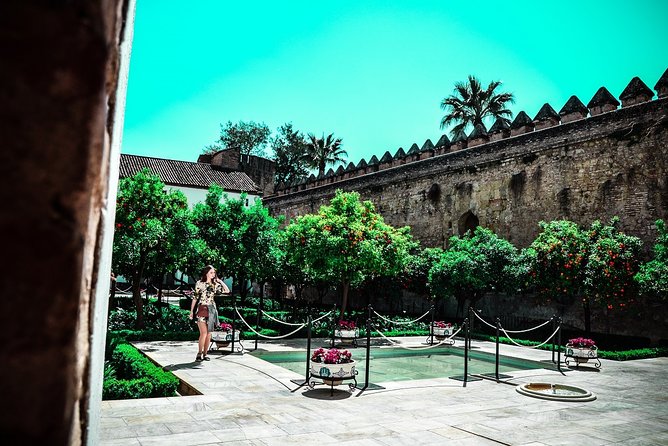 Visita guiada a la Mezquita Catedral y el Alcázar de los Reyes Cristianos - A fast, focused way to see Cordoba’s top monuments